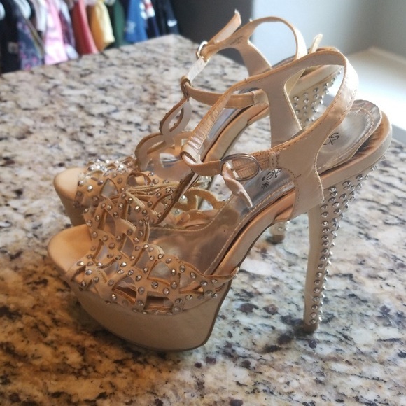 SHOEDAZZLE Triona champagne satin studded heels - Picture 8 of 8
